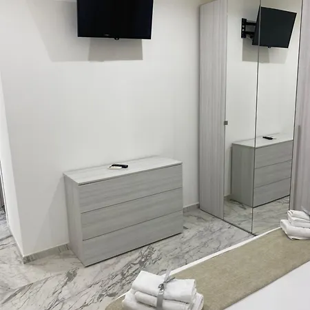 Alojamento de Acomodação e Pequeno-almoço De Rossi185 Bari