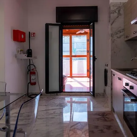 Alojamento de Acomodação e Pequeno-almoço De Rossi185 Bari
